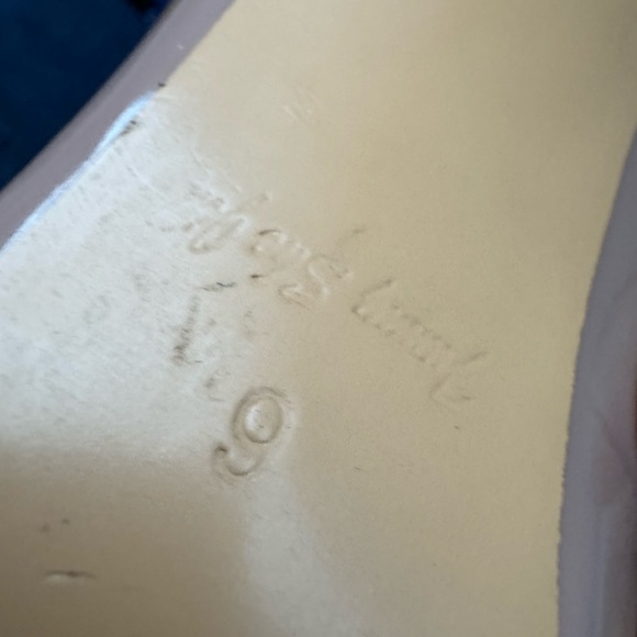 Tan F5J heels - Picture 2 of 2